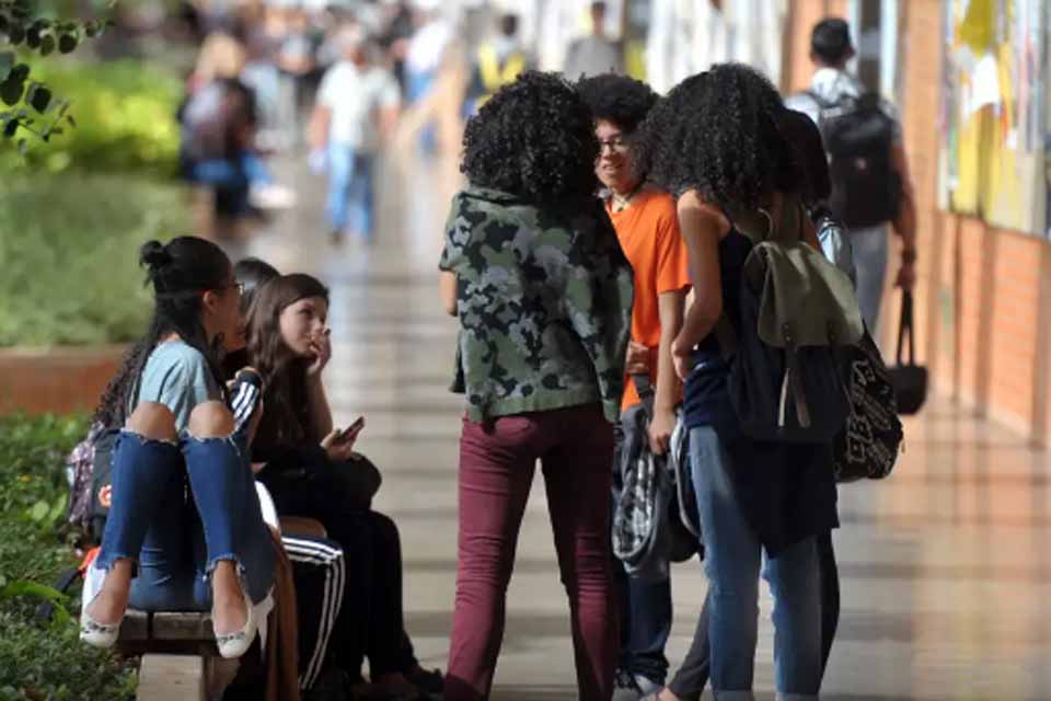 Programa que oferta bolsas de estudo a negros tem inscrição prorrogada