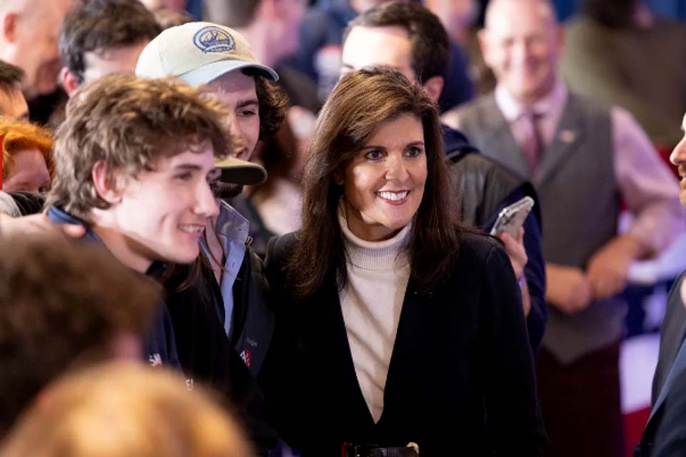 Nikki Haley vence Trump pela 1ª vez nas primárias republicanas dos EUA