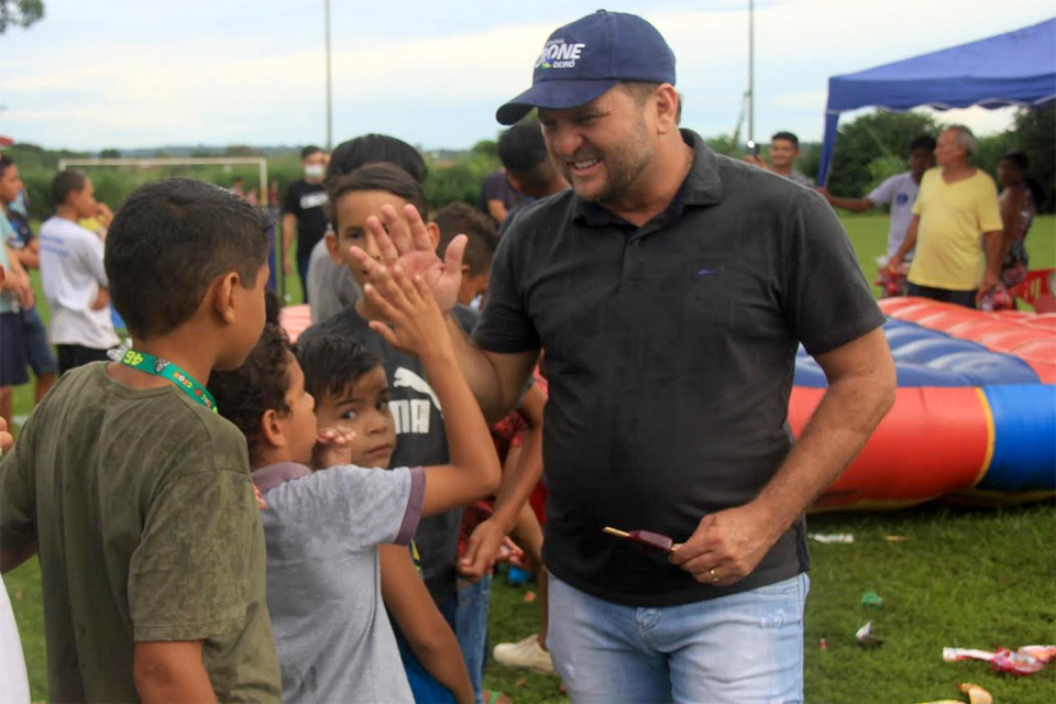 Bairro Village do Sol em Cacoal ganha praça com apoio do deputado  Cirone Deiró