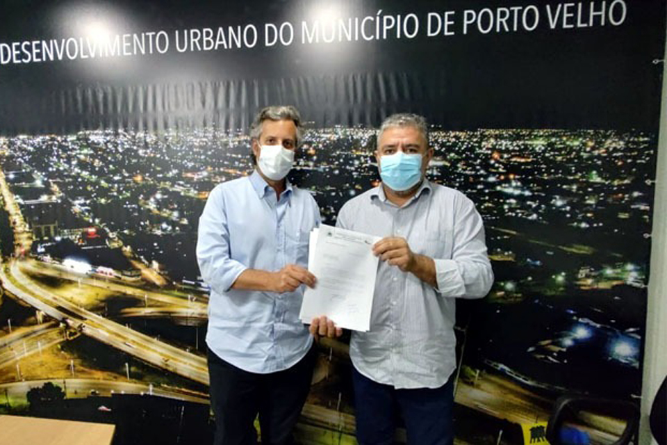 Vereador Fogaça leva demandas do residencial Cristal da Calama, Praça e campo do futebol no JK, à EMDUR