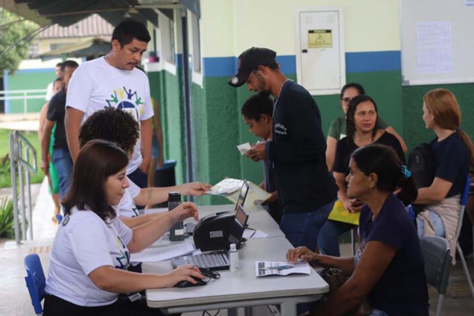 Serviços de saúde e cadastro para programas sociais e outras ações são levadas para Buritis