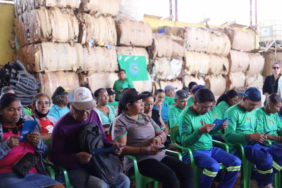 Governo reforça segurança de catadores de materiais recicláveis com mais equipamentos de proteção individual
