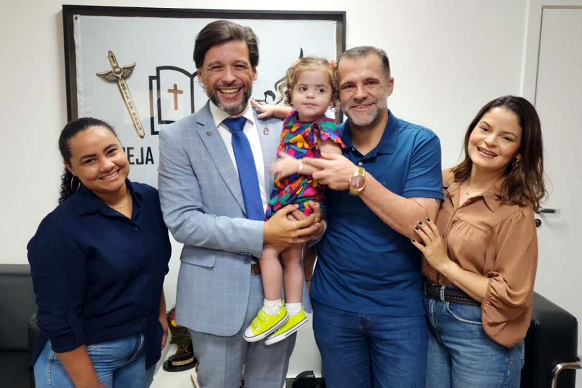 Delegado Camargo recebe famílias e reforça mobilização em defesa de crianças cardiopatas em Rondônia
