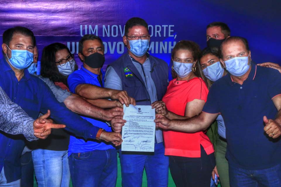 Governador Marcos Rocha assina ordem de serviço que oficializa o início das obras na Rodovia 133