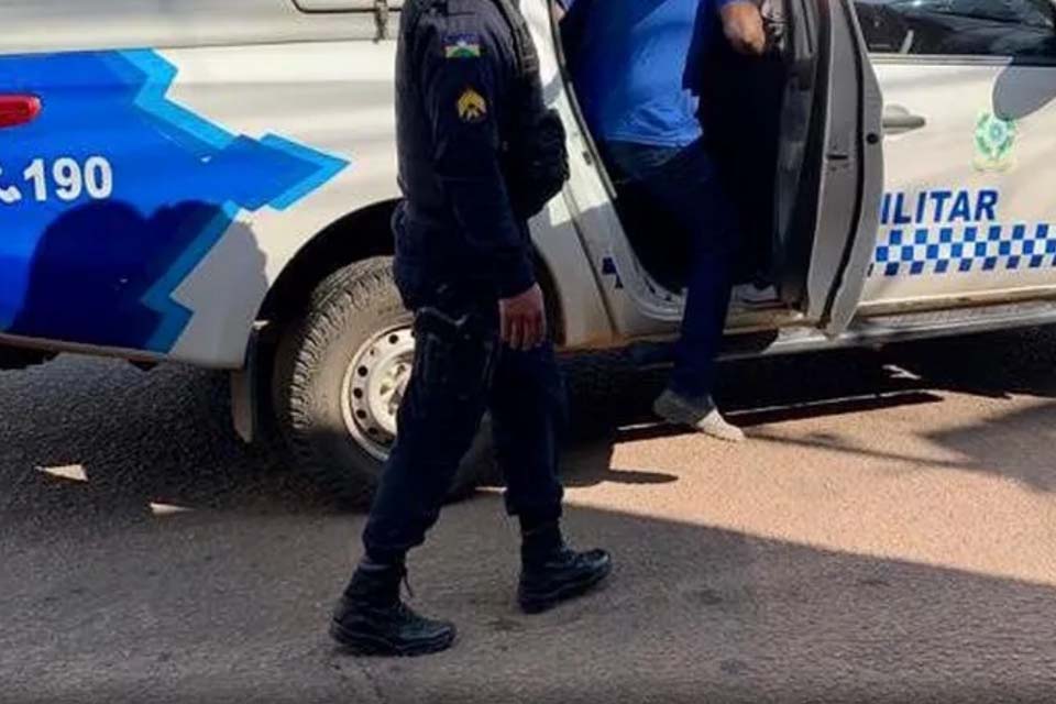 Homem é preso após se masturbar dentro de ônibus em Porto Velho