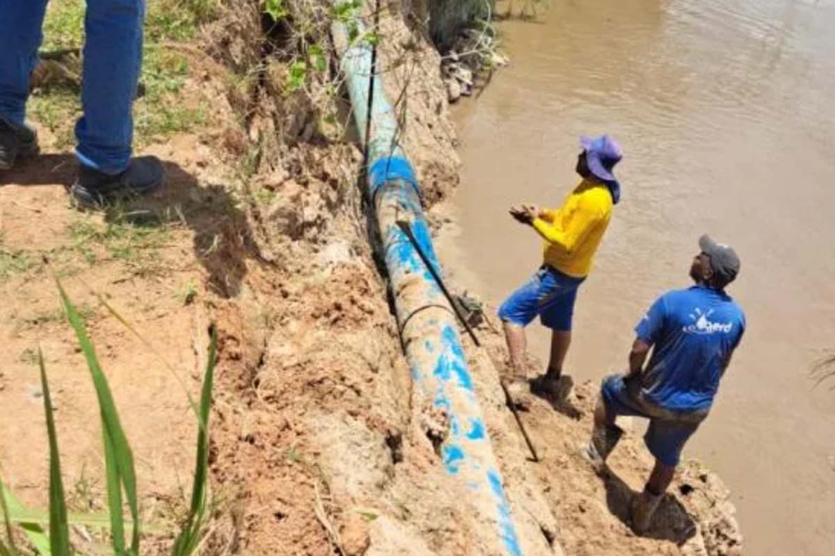 Manutenção em adutora da Caerd corrigiu vazamento às margens do Rio Mamoré