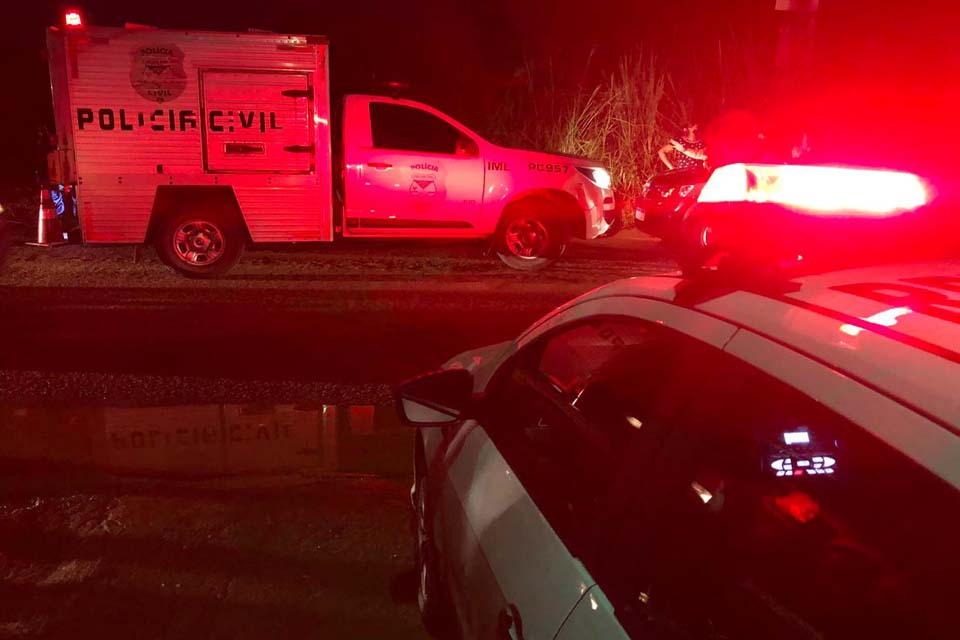 Corpo amarrado e enrolado em lençol é encontrado com várias perfurações de faca