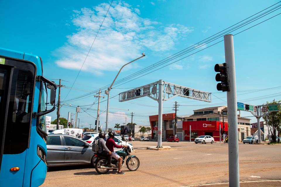 Sistemas avançados de monitoramento eletrônico serão implementados em cruzamentos estratégicos da capital