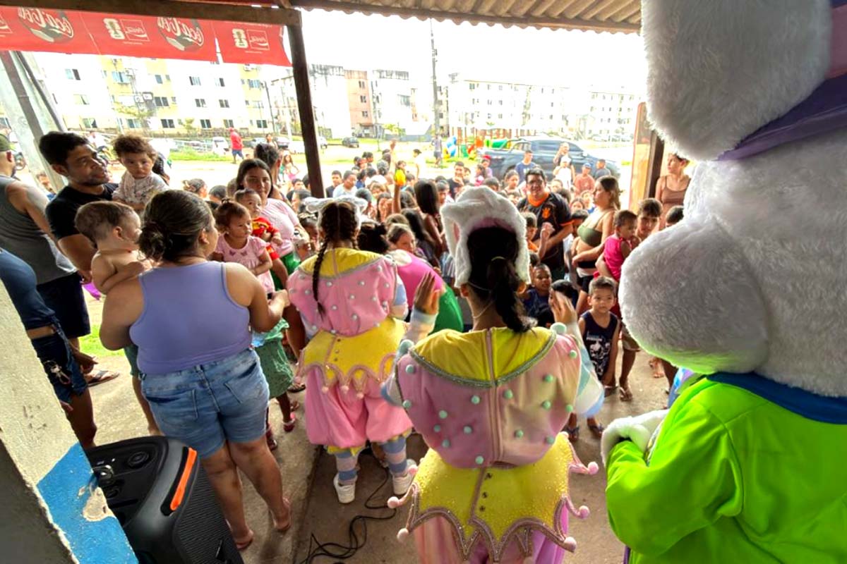 Prefeitura de Porto Velho distribui chocolates e leva alegria a crianças no residencial Morar Melhor