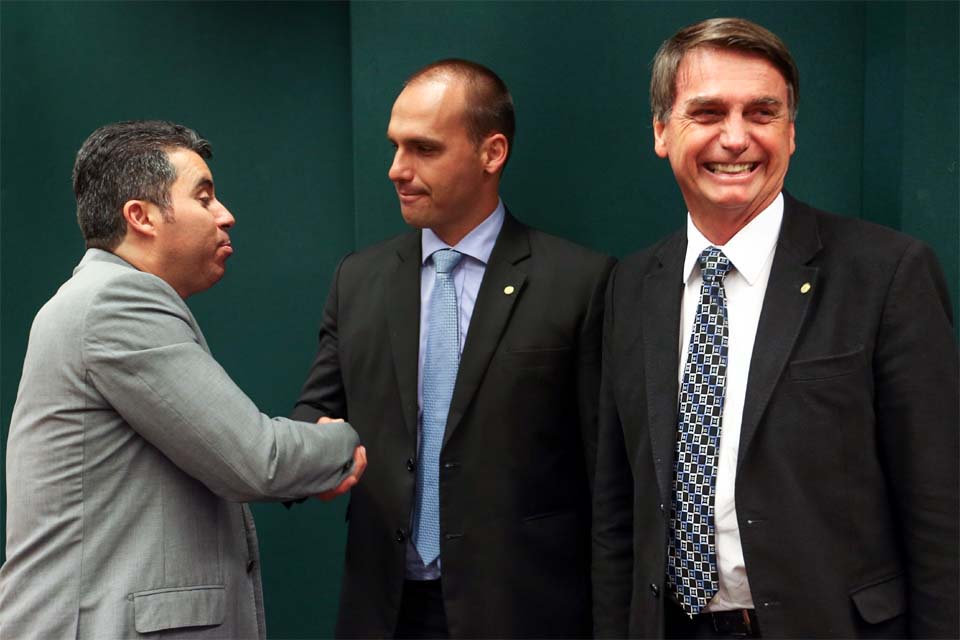 Bolsonaro convida senador de Rondônia para vice-liderança do governo