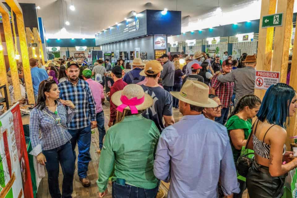 Destaques das ações do governo de 20 a 24 de Outubro: Expo Turismo Rondônia,  2ª Feira Robustas Amazônicos e  programa Crescendo Bem