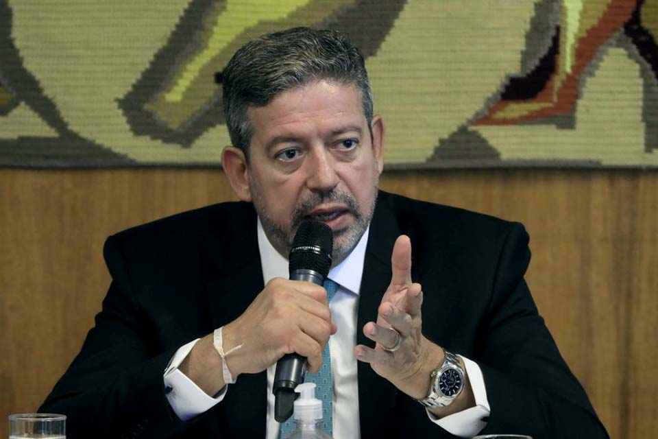 Lira pede solução alternativa para auxílio emergencial