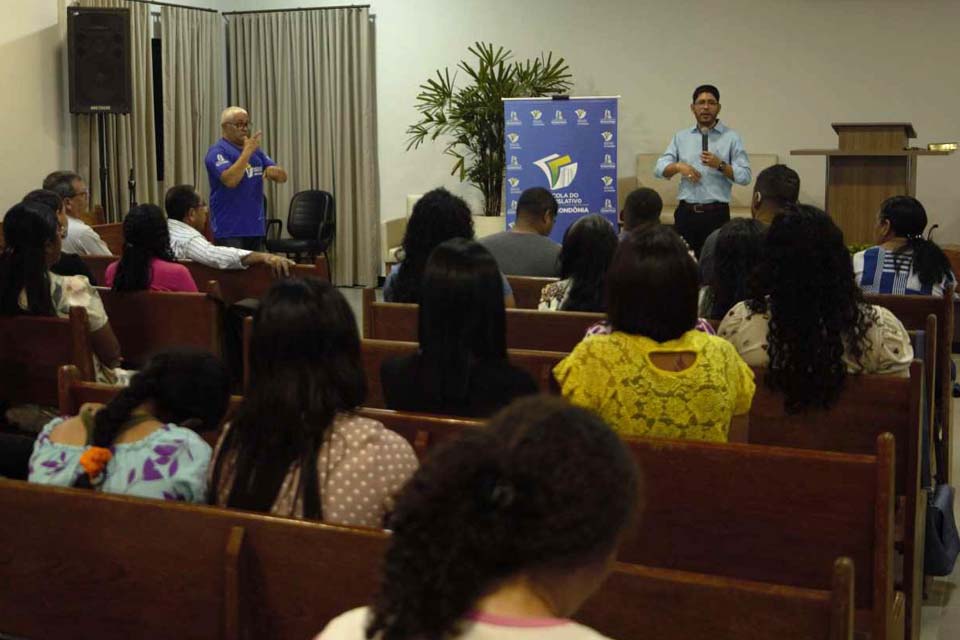 Cursos da Escola de Governo programados para fevereiro iniciam segunda-feira (5)