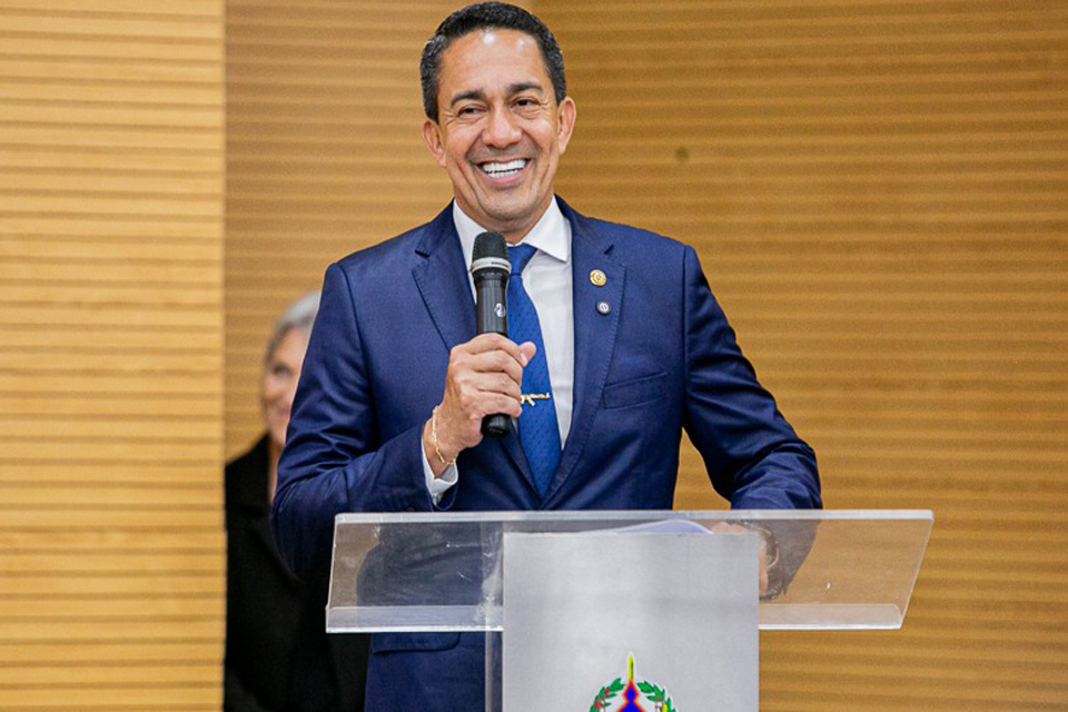 Deputado Estadual Eyder Brasil garante meio milhão de reais para escolas de Porto Velho