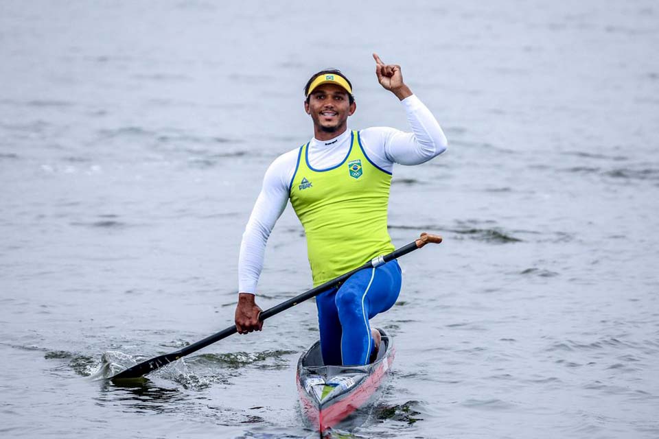 Isaquias Queiroz e Erlon Souza avaliam treinos em Minas Gerais