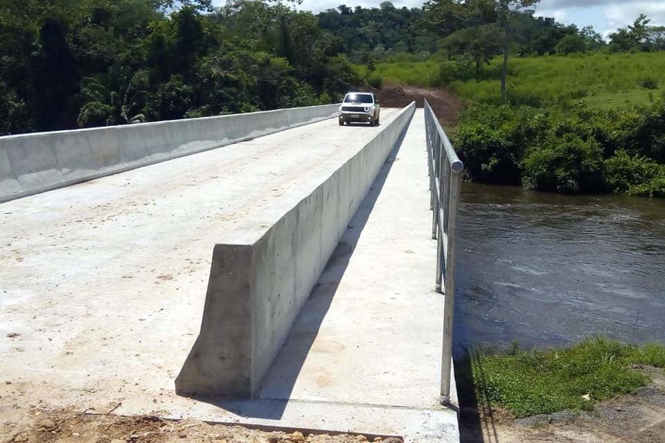 Conclusão da ponte sobre o Rio Barão de Melgaço garante a trafegabilidade de produtores rurais