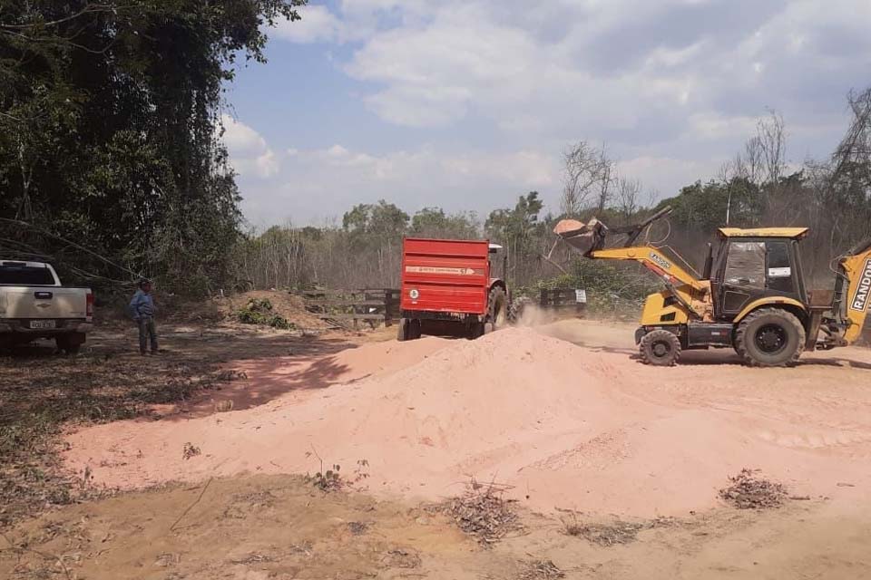Semagri entrega mais de 200 toneladas de calcário para produtores por meio de programa estadual