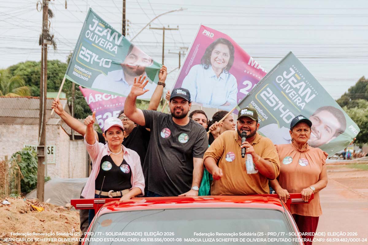 Jean Oliveira e Márcia Oliveira percorrem Rolim de Moura em carreata que destaca obras e investimentos
