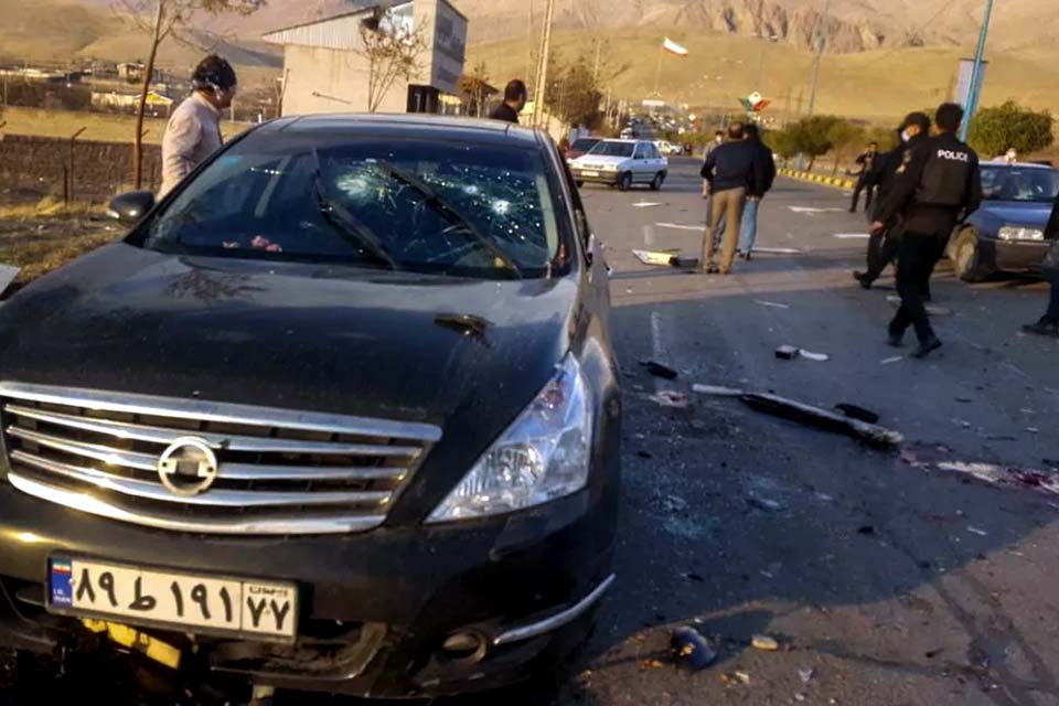 Principal cientista de projeto nuclear iraniano é morto dentro de carro