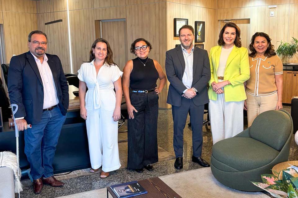 Alex Redano recebe ex-deputada Mileni Mota e representantes da Comissão de Direito Agrário da OAB-RO