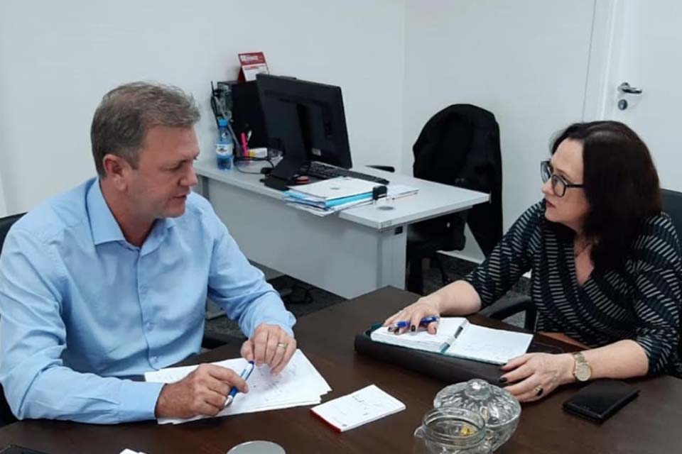 Deputado Luizinho Goebel destina recursos financeiros para aquisição de fábrica de fraldas geriátricas e máquinas de costura 