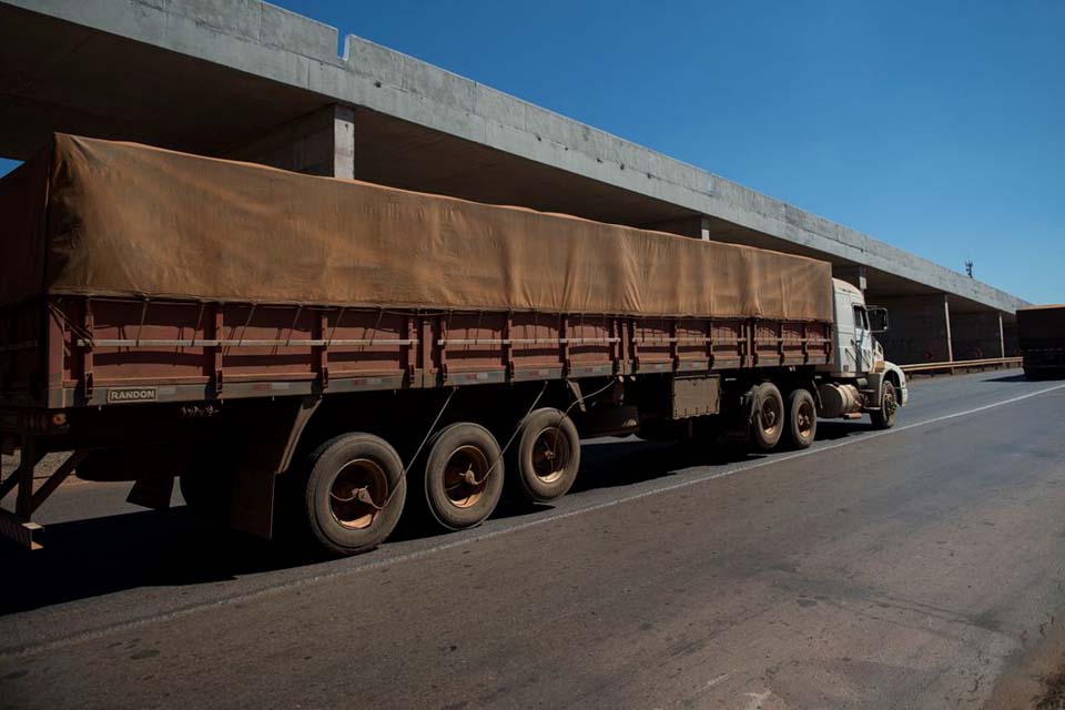 Senado aprova MP que altera tolerância no peso de caminhões e ônibus