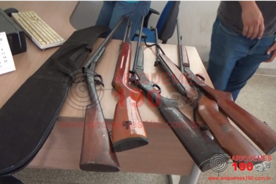 PM apreende armas e drogas em Boca de Fumo no Renascer