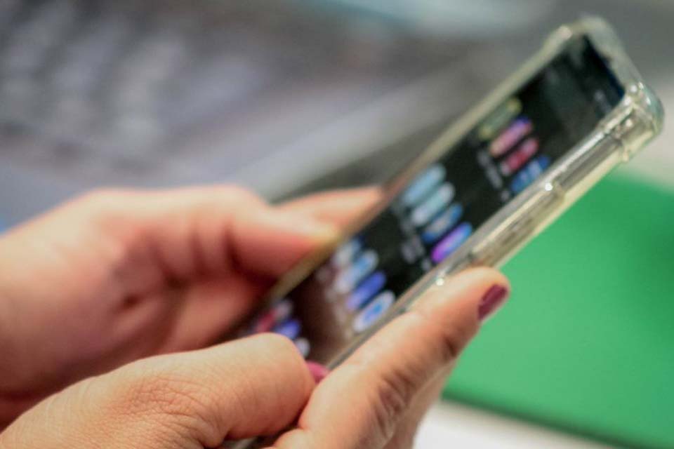 Polícia do Rio inicia segunda fase de devolução de celulares roubados