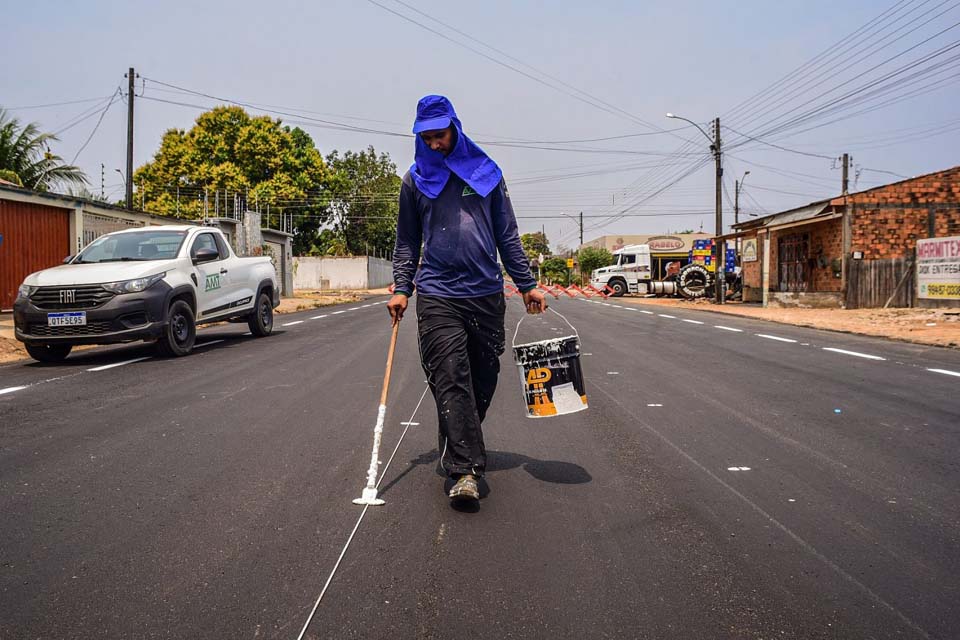 Após recapeamento, T-26 começa a receber a sinalização horizontal