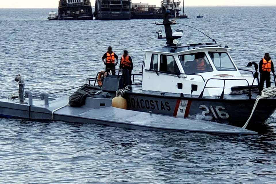 Peru intercepta submarino do tráfico com 2 toneladas de cocaína