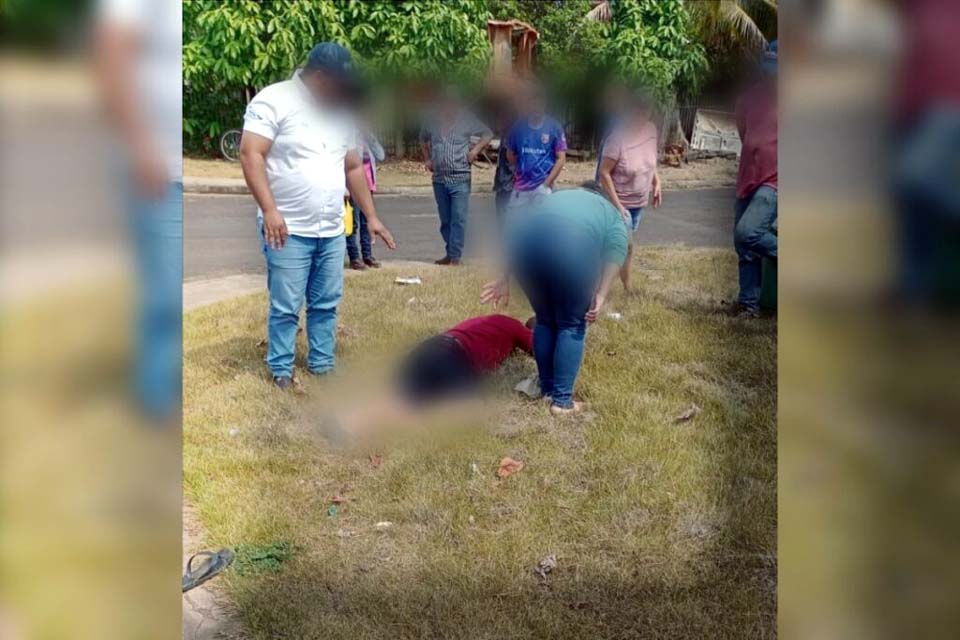 Morador de Buritis é baleado por dupla em moto no centro de Seringueiras