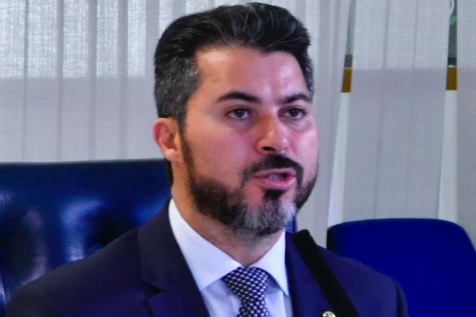 No país em que morreram 643 mil pessoas por Coronavírus, senador de Rondônia critica ausência de aulas presenciais