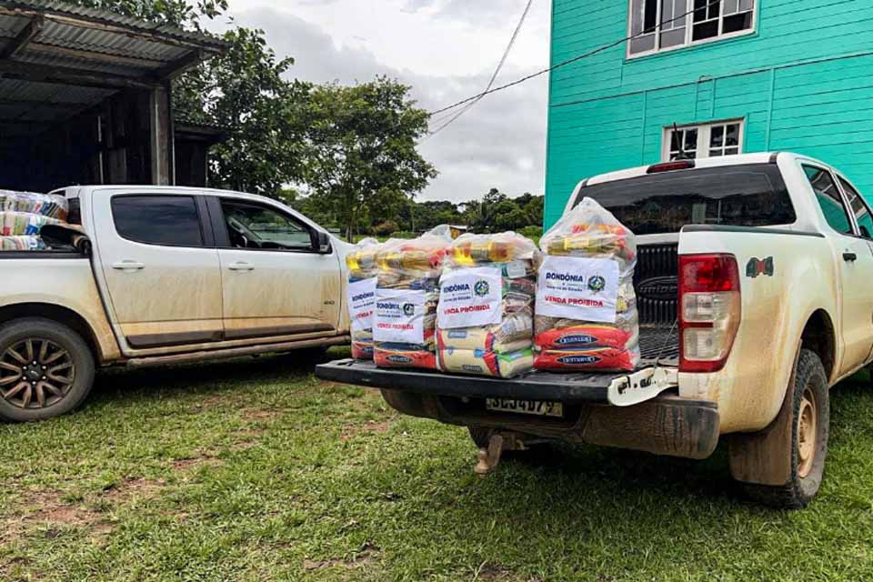 Cestas básicas são distribuídas pelo governo a famílias residentes em Unidades de Conservação
