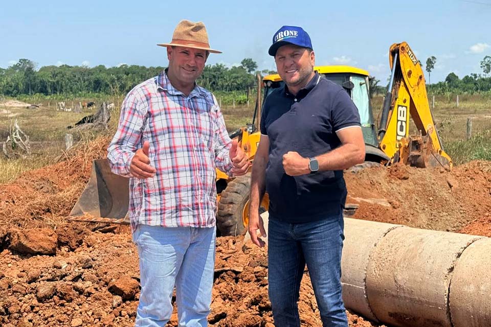 Vereador diz que estradas estão sendo recuperadas de “fora a fora” com apoio de Cirone