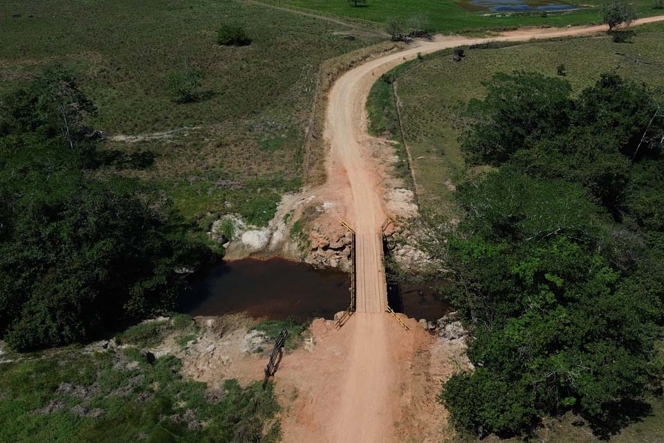 Secretaria Municipal de Obras e Serviços Público conclui obras de ponte da Linha 205