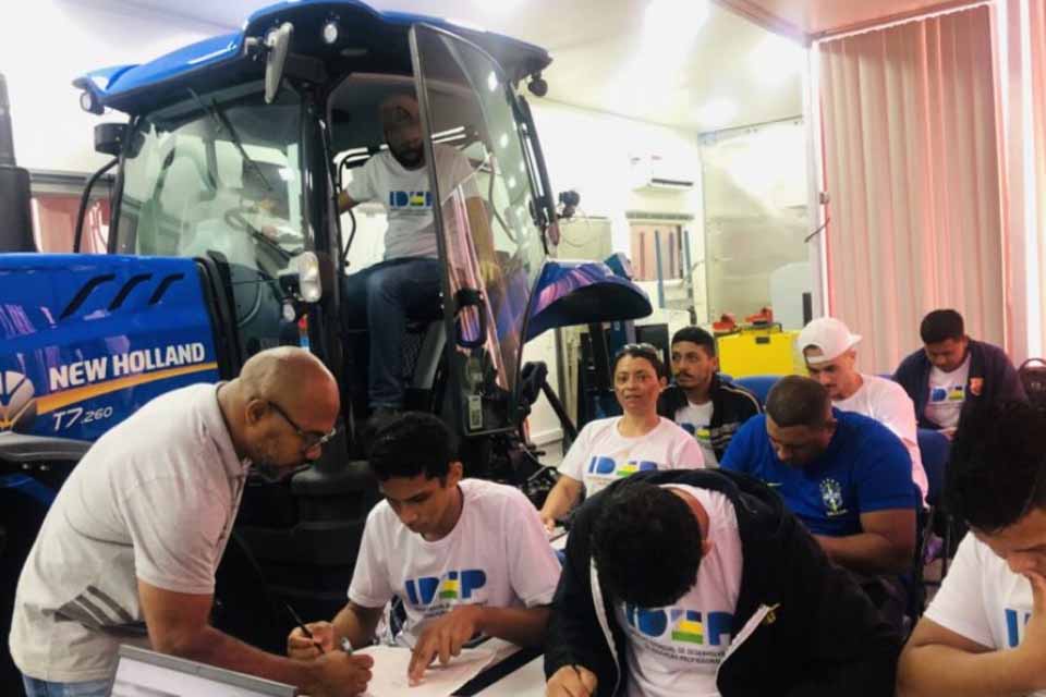 Abertas até dia 8 de dezembro, as inscrições para cursos na Escola Móvel de Máquinas Agrícolas