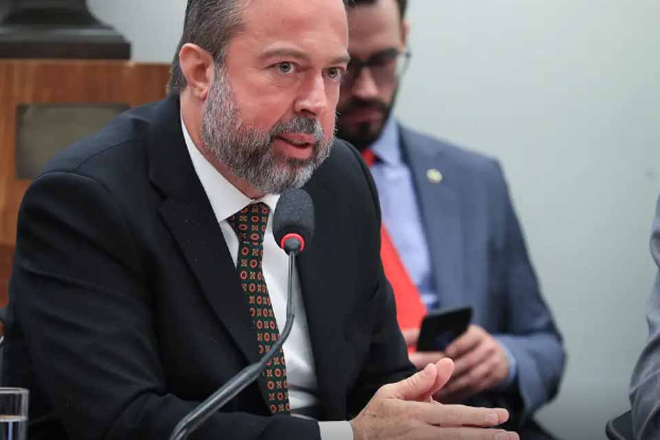 Brasil busca ampliar com sauditas parcerias em minerais críticos