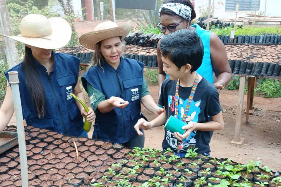 Prefeitura promove visita alunos do Cenap ao Horto Municipal