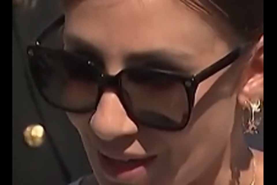 Brasileira diz ter sido abusada por Jeffrey Epstein quando tinha 14 anos