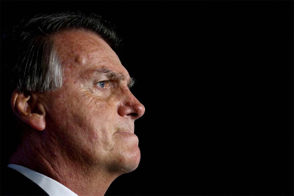 CGU conclui que certificado de vacinação de Bolsonaro é falso