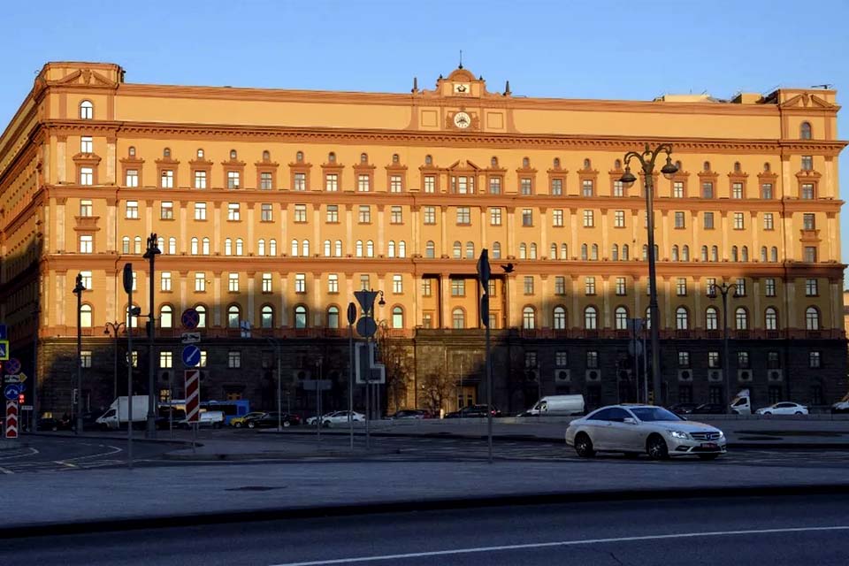 Sete acusados de terrorismo de extrema esquerda são presos na Rússia