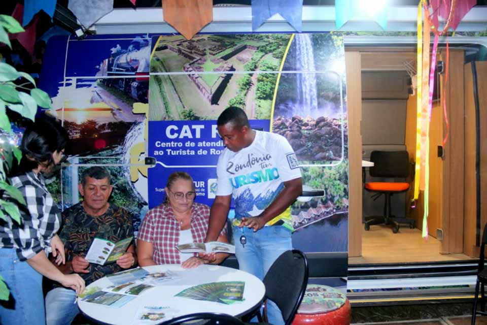 Centro de Atendimento divulga pontos turísticos de Rondônia ao público do Flor do Maracujá