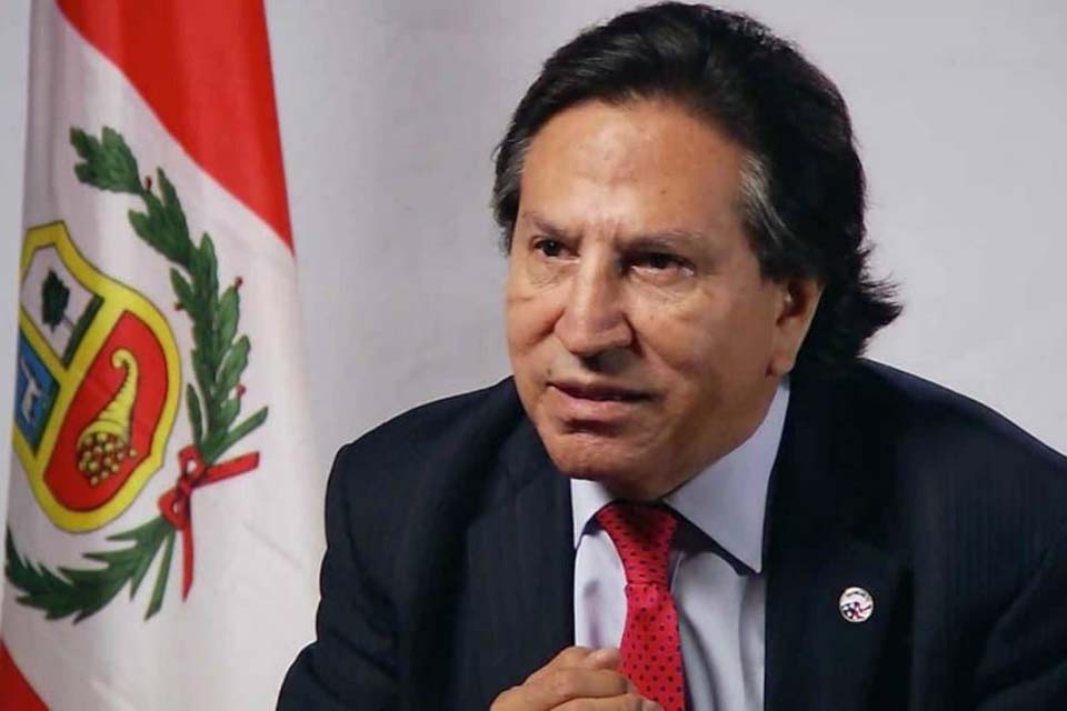 Ex-presidente peruano acusado de receber propina da Odebrecht se entrega
