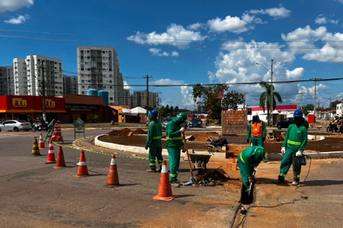 Motoristas devem ter atenção na rotatória das avenidas Tiradentes e Rio Madeira