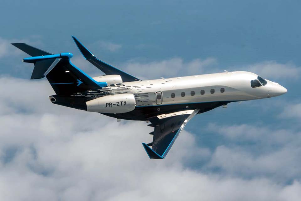 Embraer concede licença remunerada a funcionários