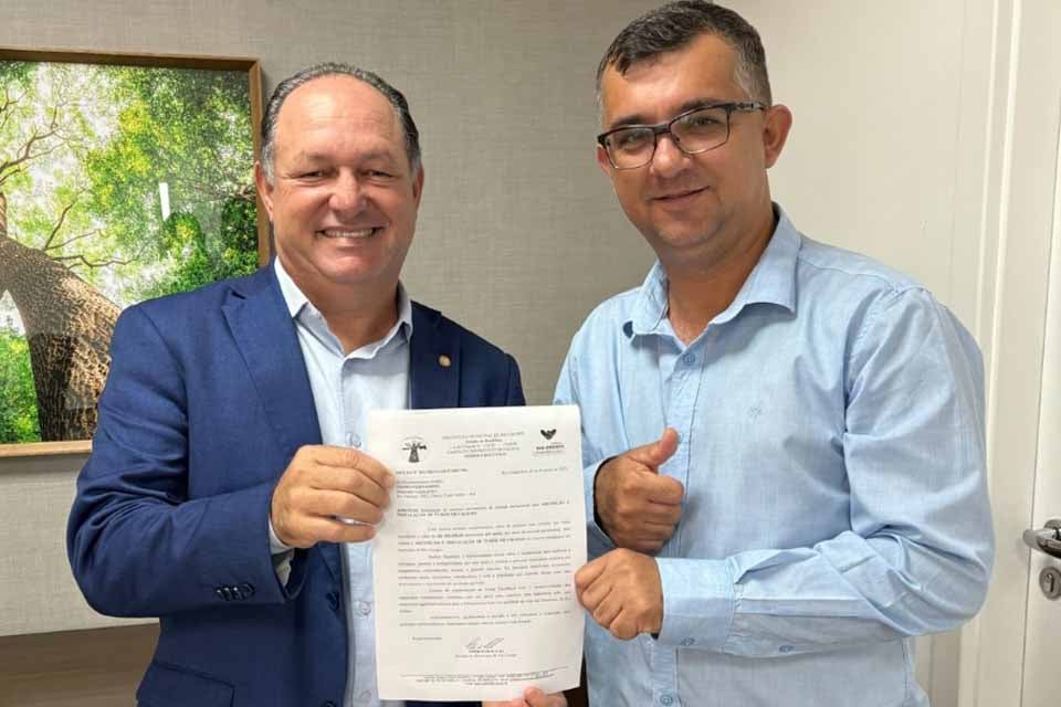 Pedro Fernandes viabiliza recursos para instalação de tubos metálicos em Rio Crespo