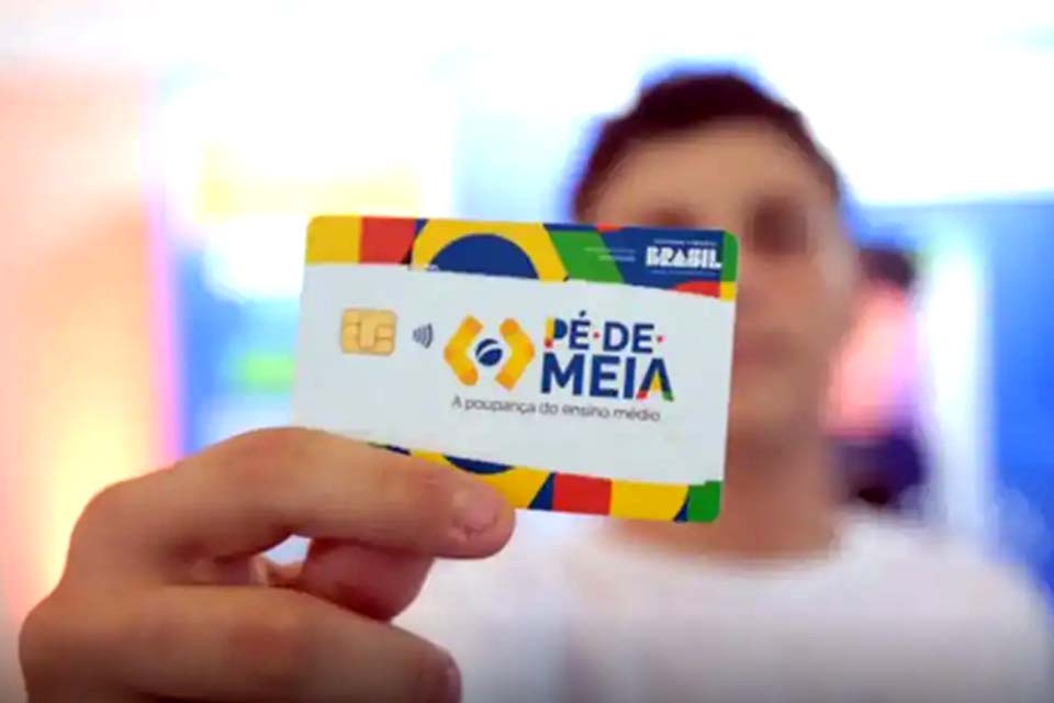 Pé-de-Meia paga incentivos a alunos nascidos em setembro e outubro