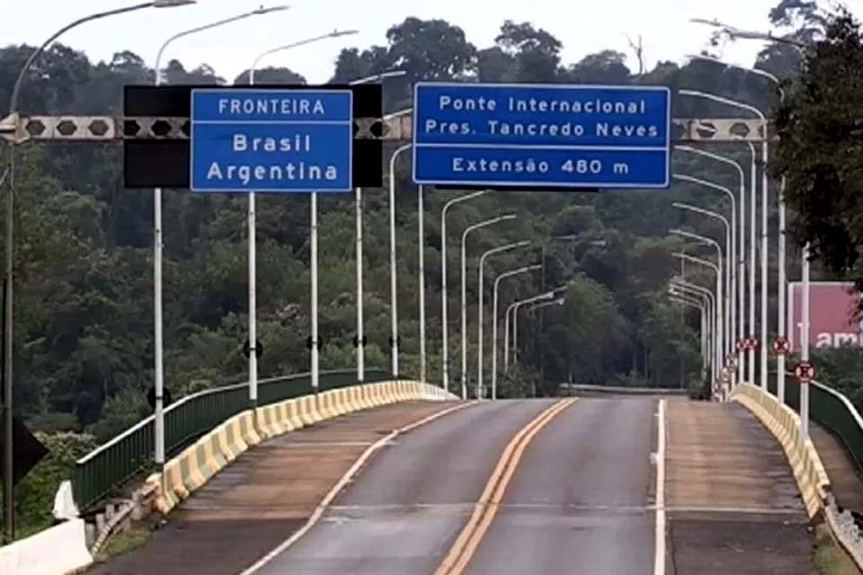 Argentina reabre fronteira com Brasil, em Foz do Iguaçu, em iniciativa teste