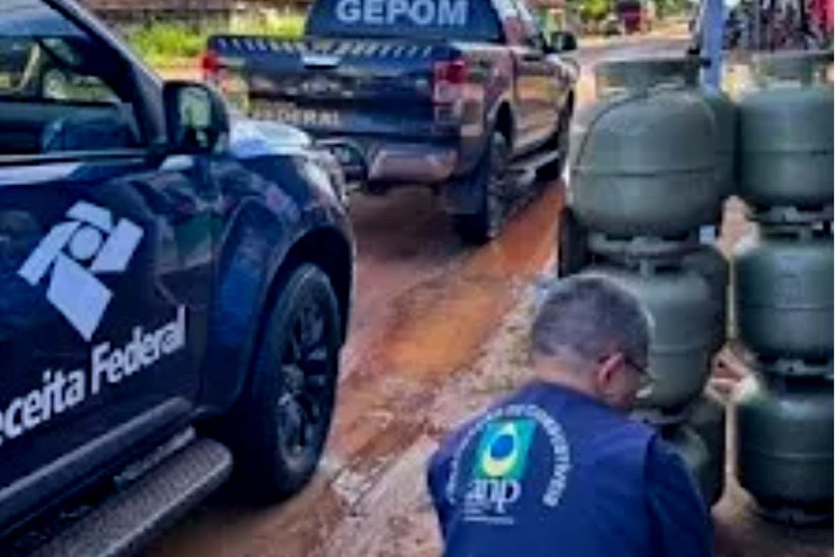 PF fiscaliza o comércio de combustíveis com a ANP e Receita Federal em Guajará-Mirim