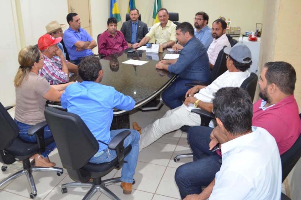 Reunião define início da fiscalização de veículos de transporte de passageiros por aplicativo, mototáxi e táxi